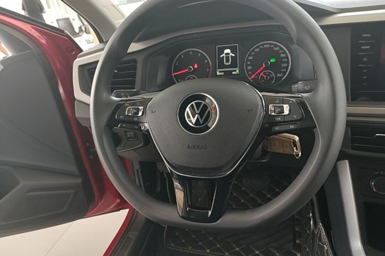 Volkswagen Polo 2021 car image #11