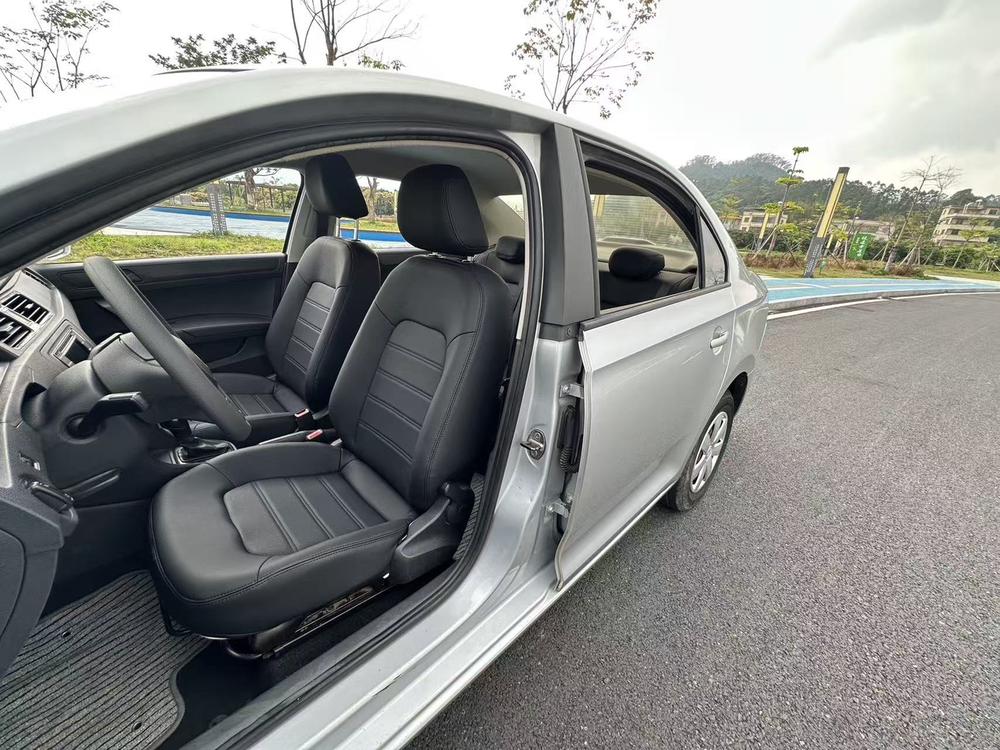 Volkswagen Santana 2013 car image #21