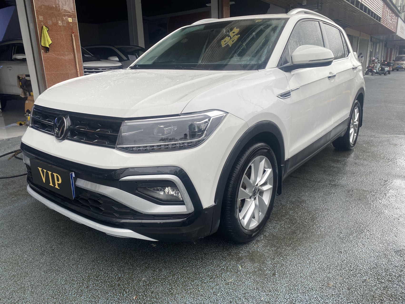 Volkswagen T-Cross 2021 car image 