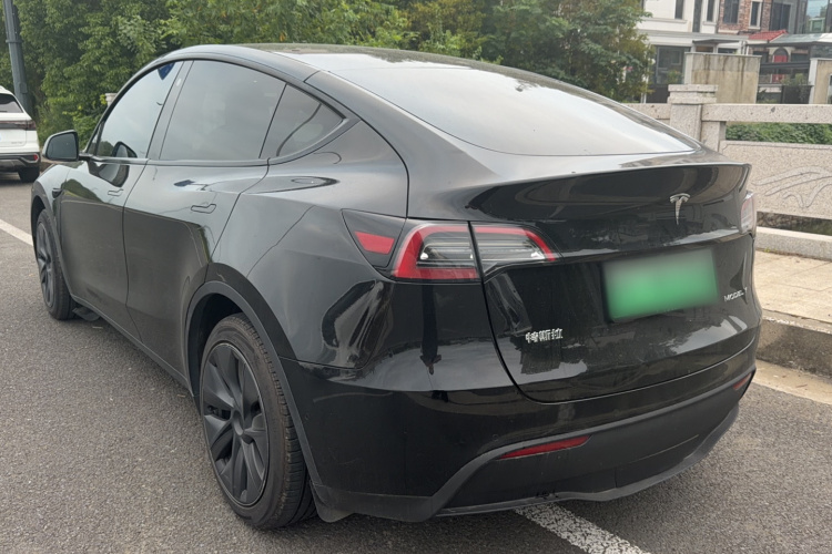 Tesla Model Y 2023 #8 Tesla Model Y 2023 car image #8