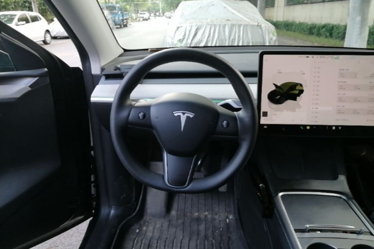 Tesla Model Y 2024 #11 Tesla Model Y 2024 immagine di auto #11
