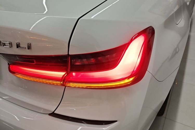 BMW 3 Series 2022 #8 BMW 3 Series 2022 car image #8