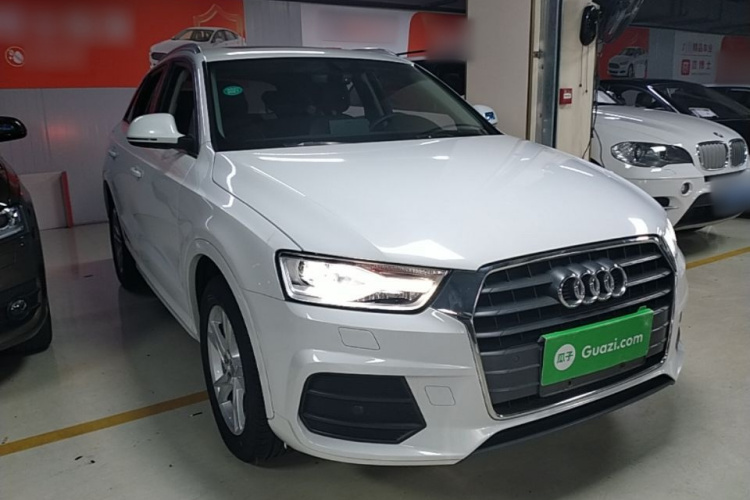 Audi Q3 2017 car image #6