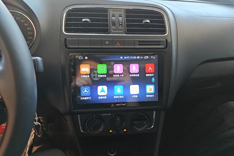 Volkswagen Polo 2017 car image #13