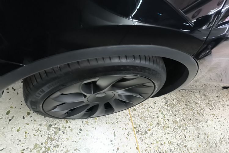 Tesla Model Y 2022 car image #10
