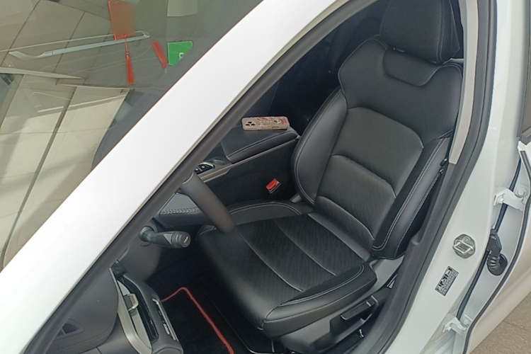 GEELY Emgrand 2024 #19 GEELY Emgrand 2024 car image #19
