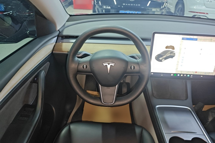Tesla Model Y 2021 immagine di auto #11