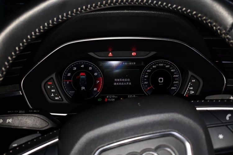 Audi Q3 2022 car image #12