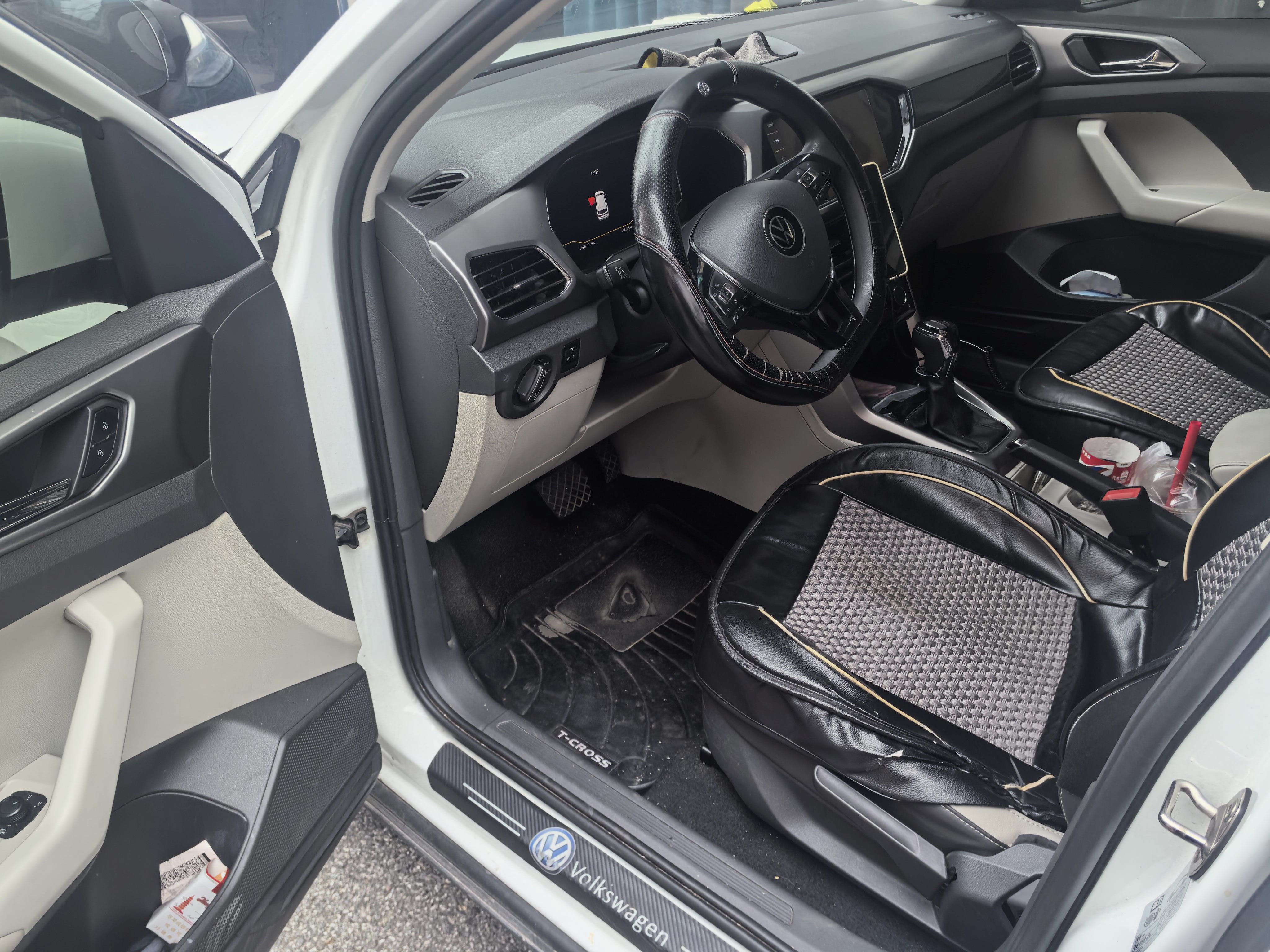2023 car image #6
