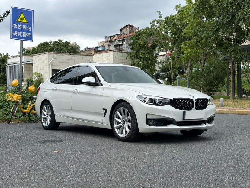 BMW 3 Series GT 2018 #3 BMW 3 Series GT 2018 صورة سيارة #3