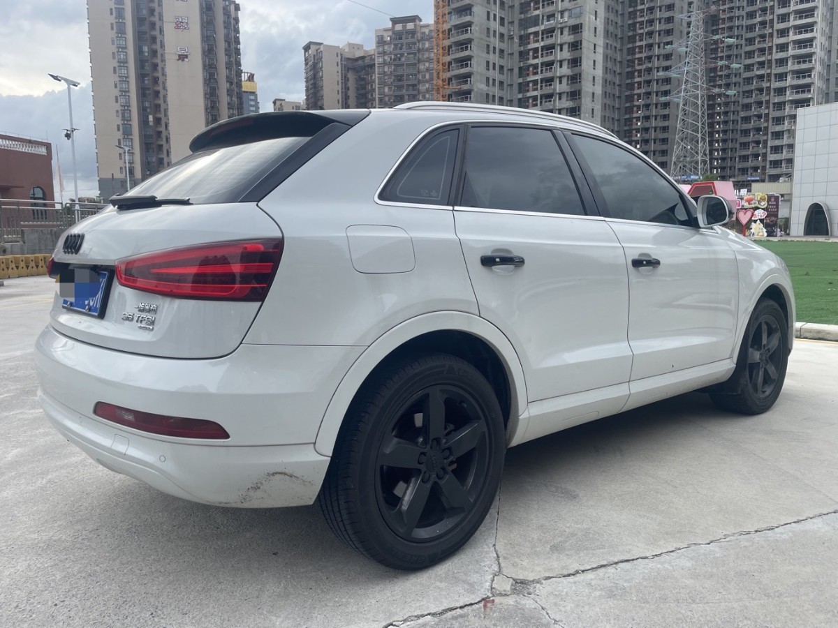Audi Q3 2013 car image #9