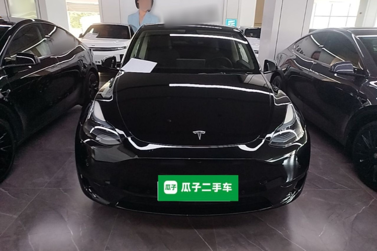 Tesla Model Y 2023 #3 Tesla Model Y 2023 car image #3