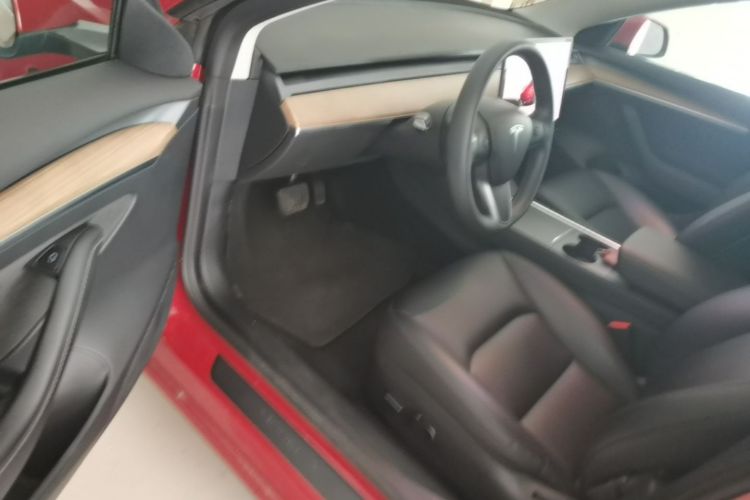 Tesla Model 3 2022 car image #16