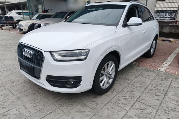 Audi Q3 2016 car image #2