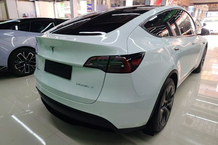 Tesla Model Y 2023 #7 Tesla Model Y 2023 immagine di auto #7