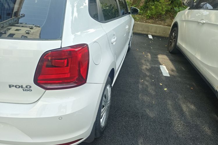 Volkswagen Polo 2016 car image #8