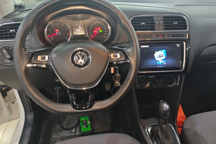 Volkswagen Polo 2018 car image #10