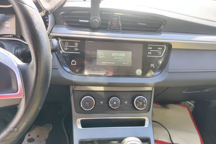 GEELY Emgrand 2019 صورة سيارة #15