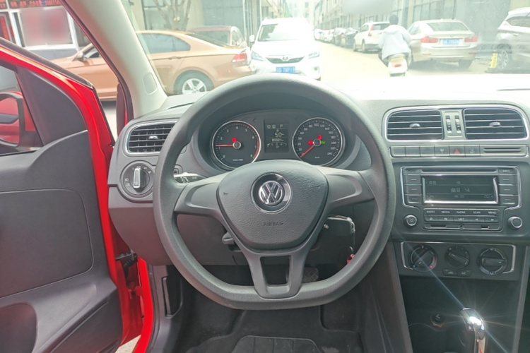Volkswagen Polo 2015 #11 Volkswagen Polo 2015 car image #11