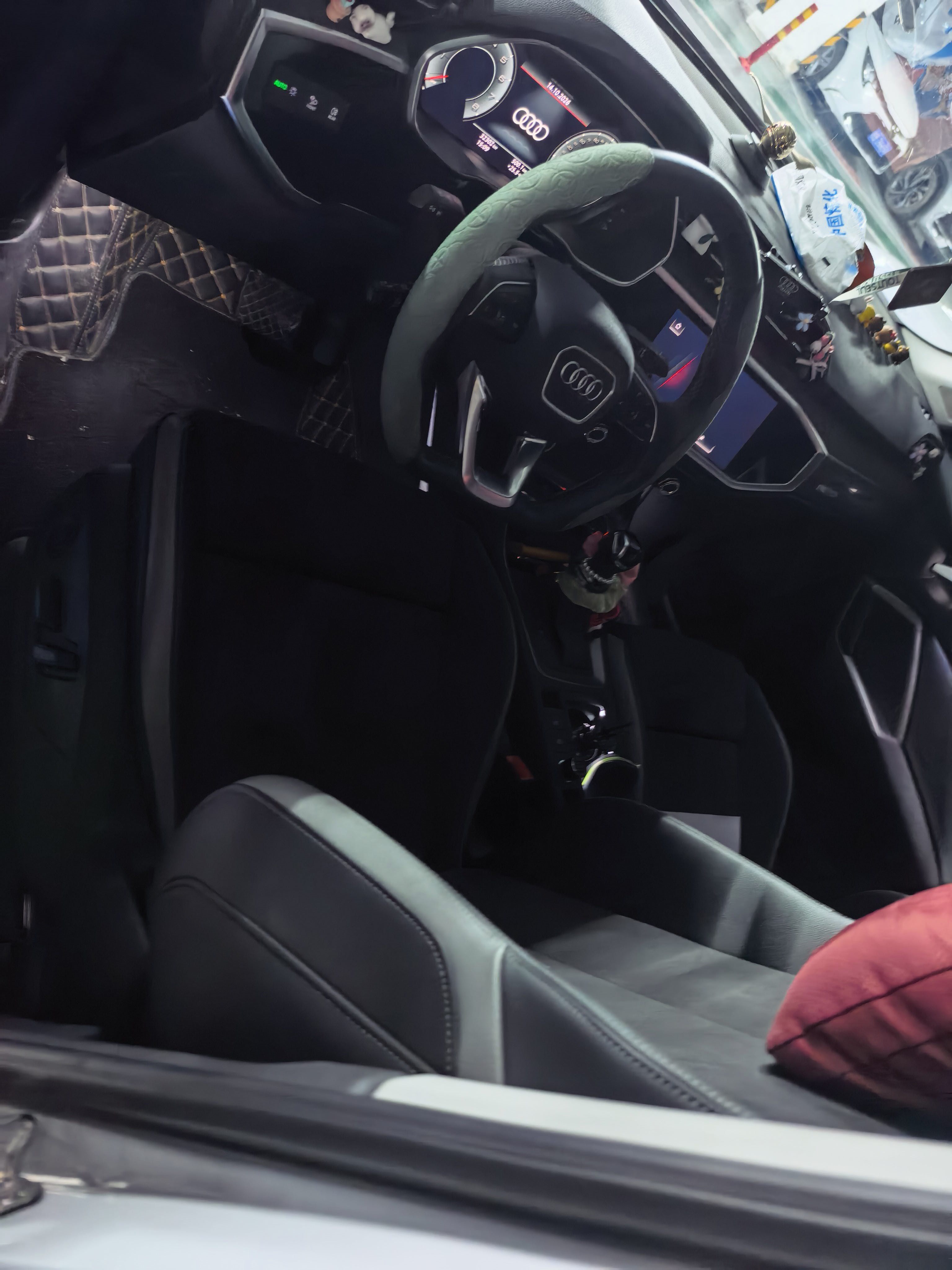 Audi Q3 2023 #4 Audi Q3 2023 صورة سيارة #4