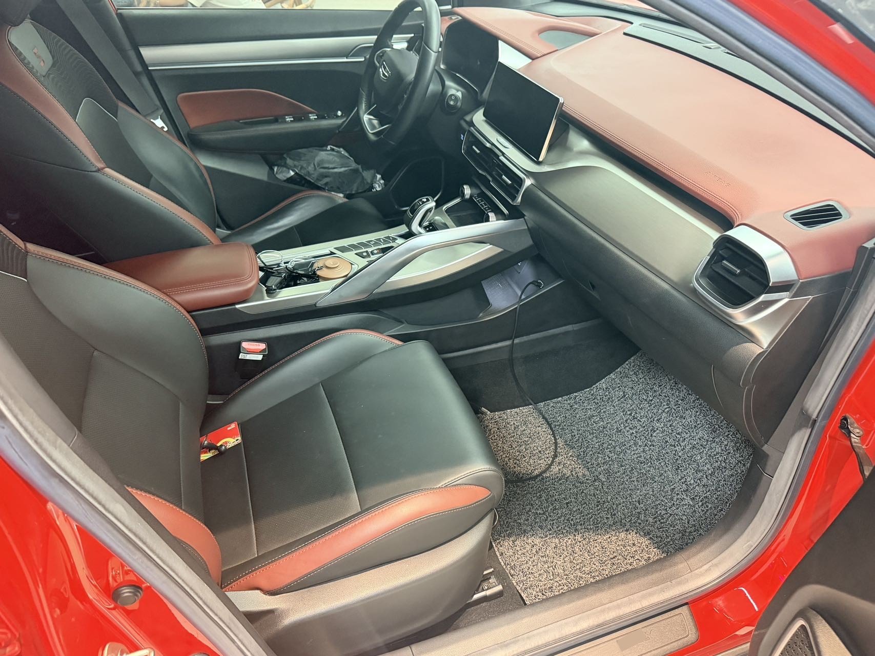 GEELY Coolray 2020 immagine di auto #2