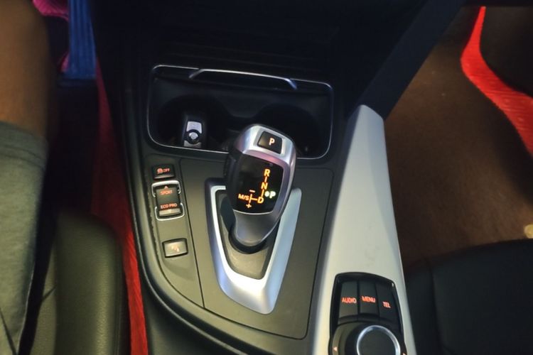 BMW 3 Series 2017 car image #14