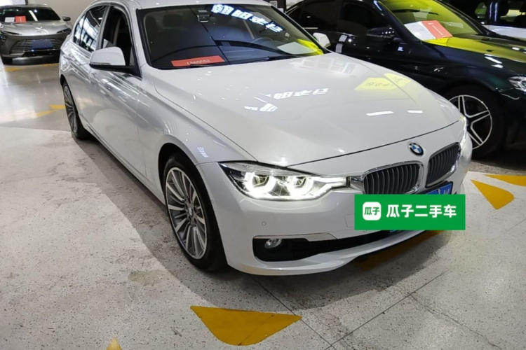BMW 3 Series 2019 car image #4
