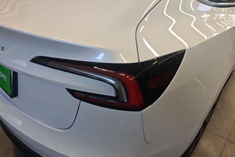 Tesla Model 3 2025 car image #8
