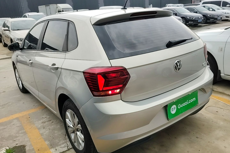 Volkswagen Polo 2021 car image #5