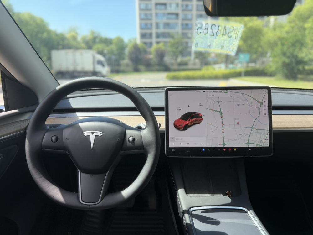 Tesla Model Y 2021 immagine di auto #15