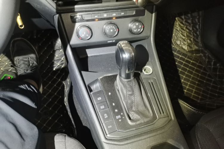 Volkswagen Lavida 2019 car image #18
