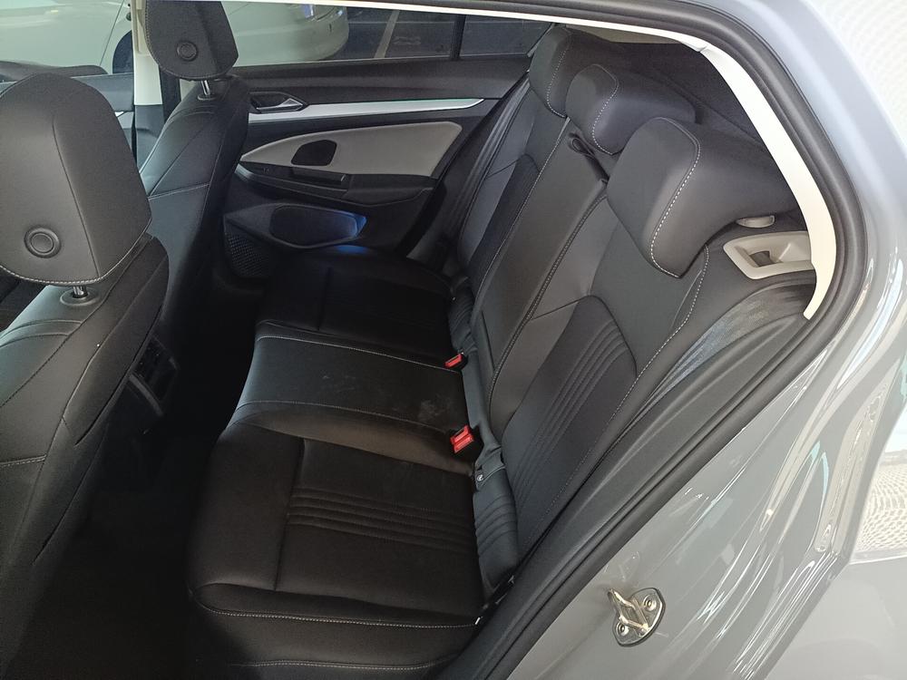 Volkswagen Golf 2025 car image #20