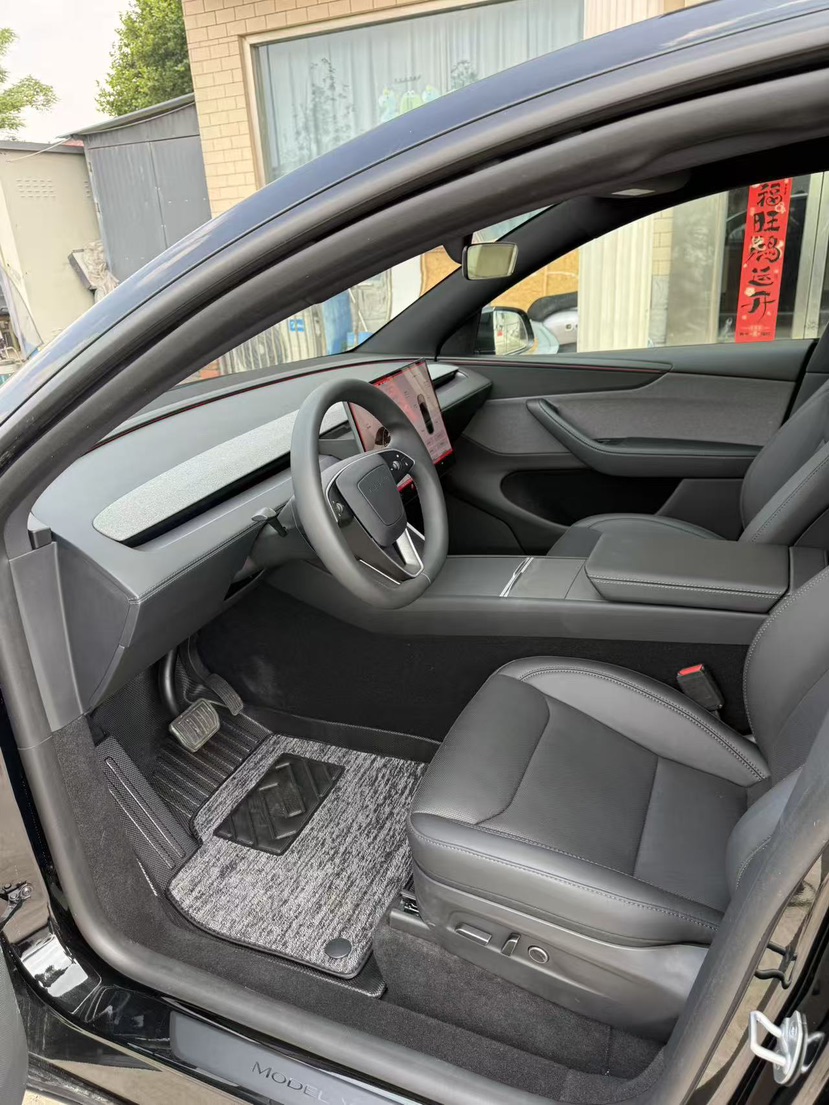 Tesla Model Y 2026 #7 Tesla Model Y 2026 car image #7