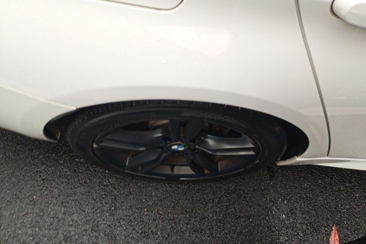 BMW 3 Series 2019 car image #10