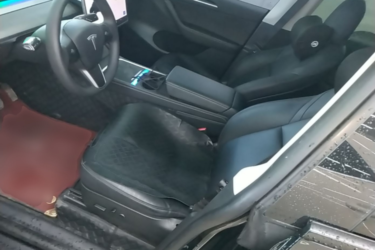 Tesla Model Y 2021 #19 Tesla Model Y 2021 car image #19