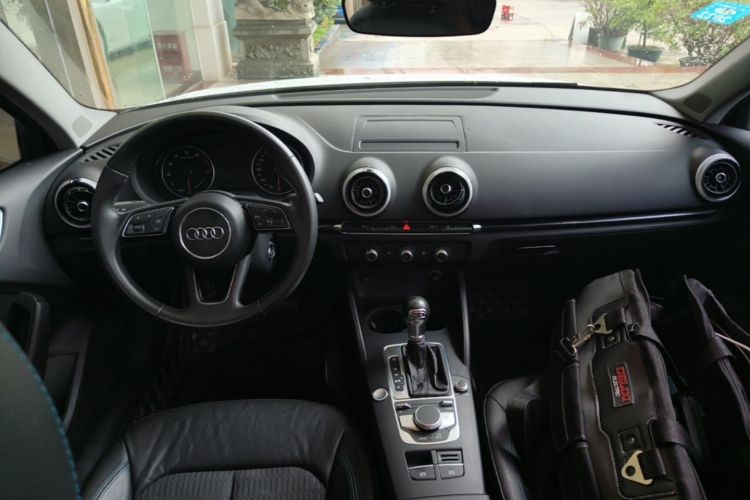 Audi A3 2018 car image #11