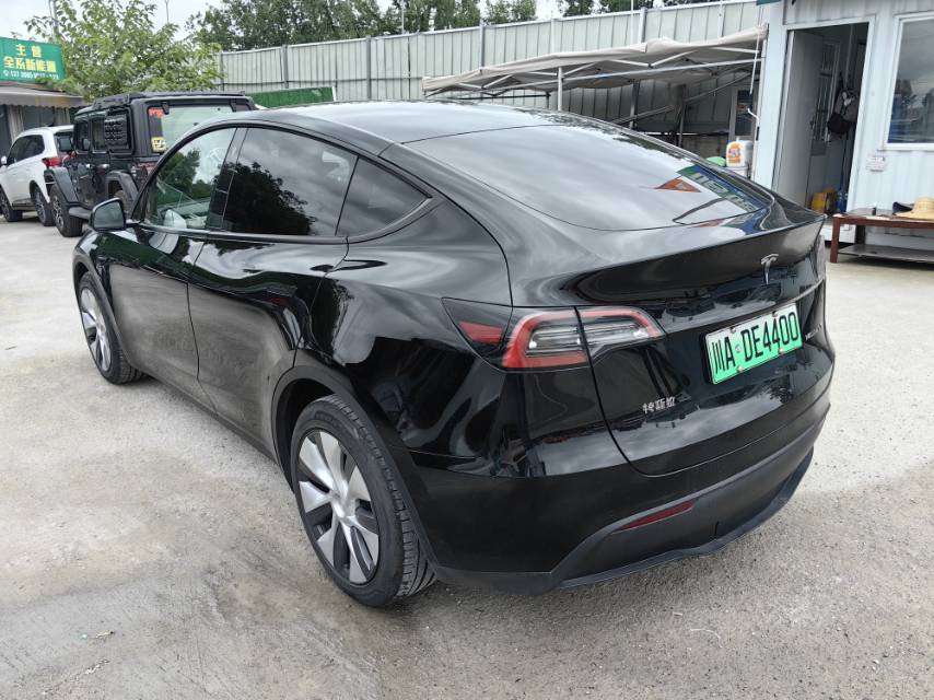 Tesla Model Y 2022 #9 Tesla Model Y 2022 car image #9