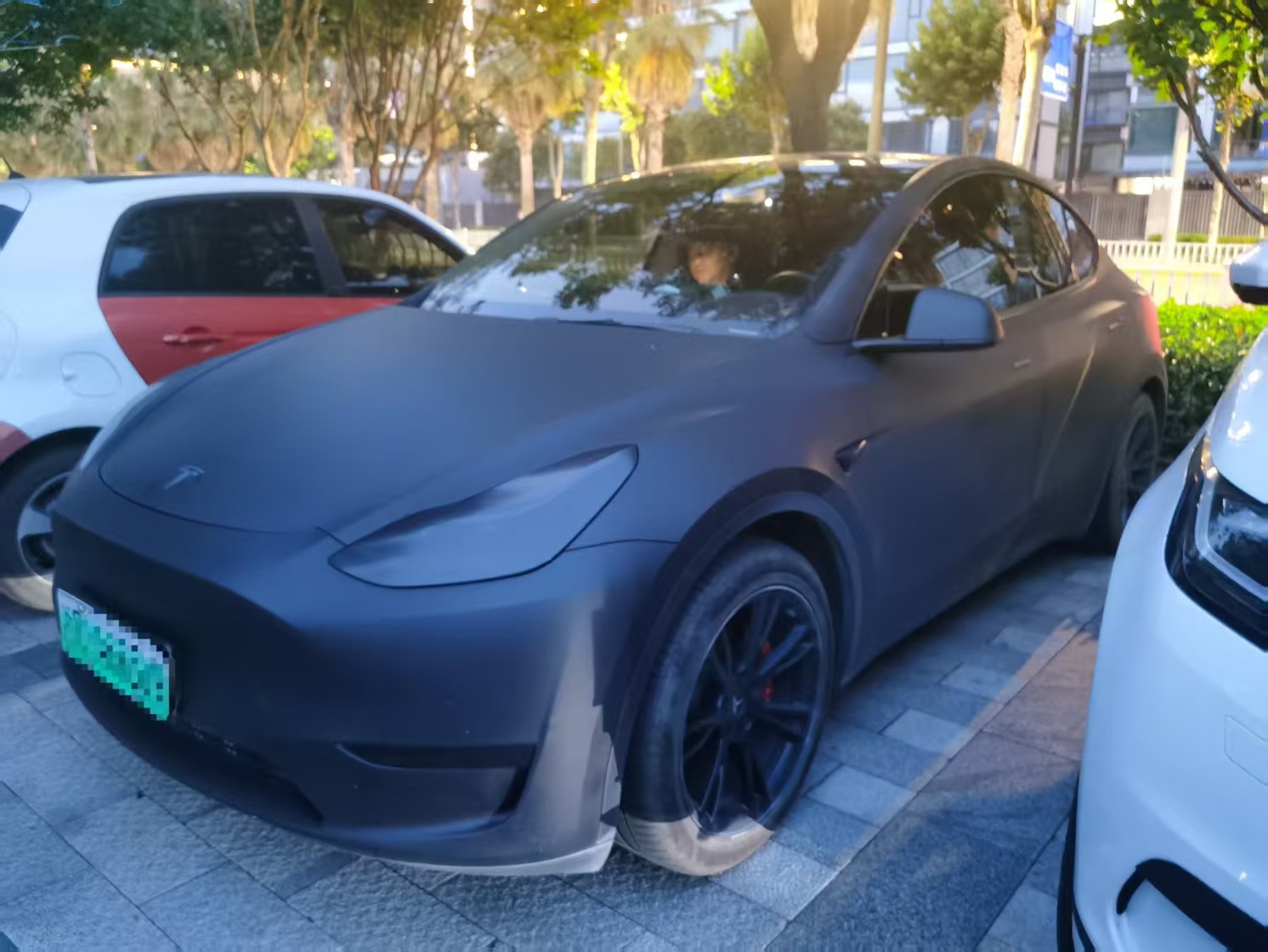 Tesla Model Y 2023 car image 