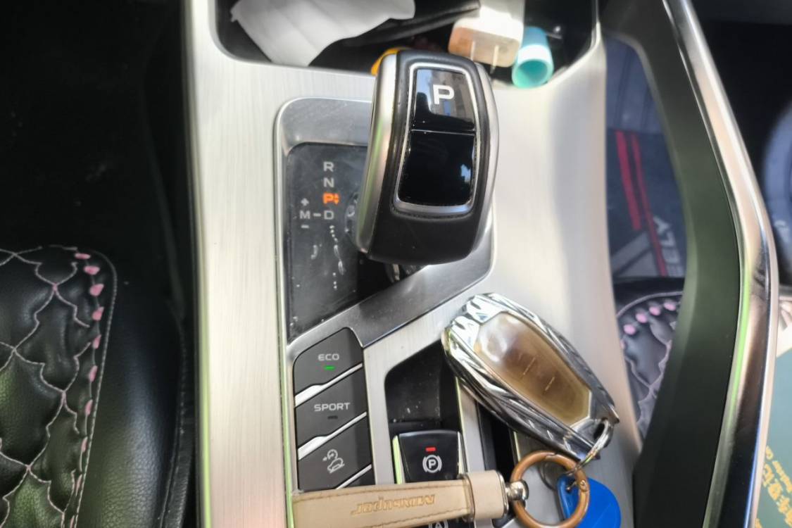 GEELY Coolray 2019 #27 GEELY Coolray 2019 car image #27