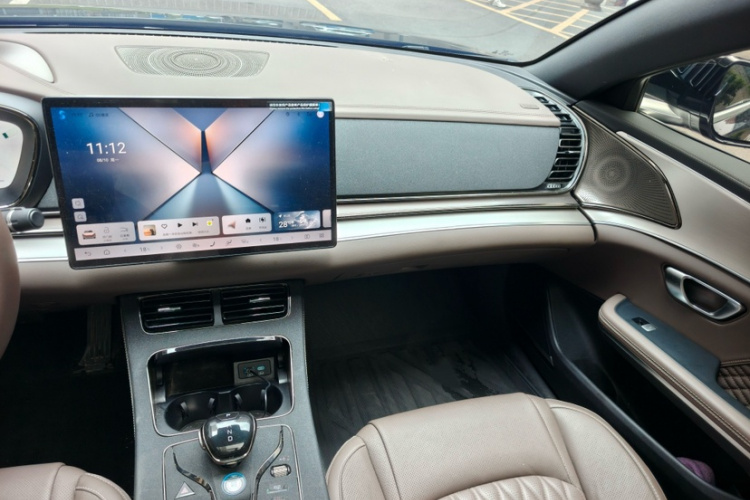 2024 car image #18