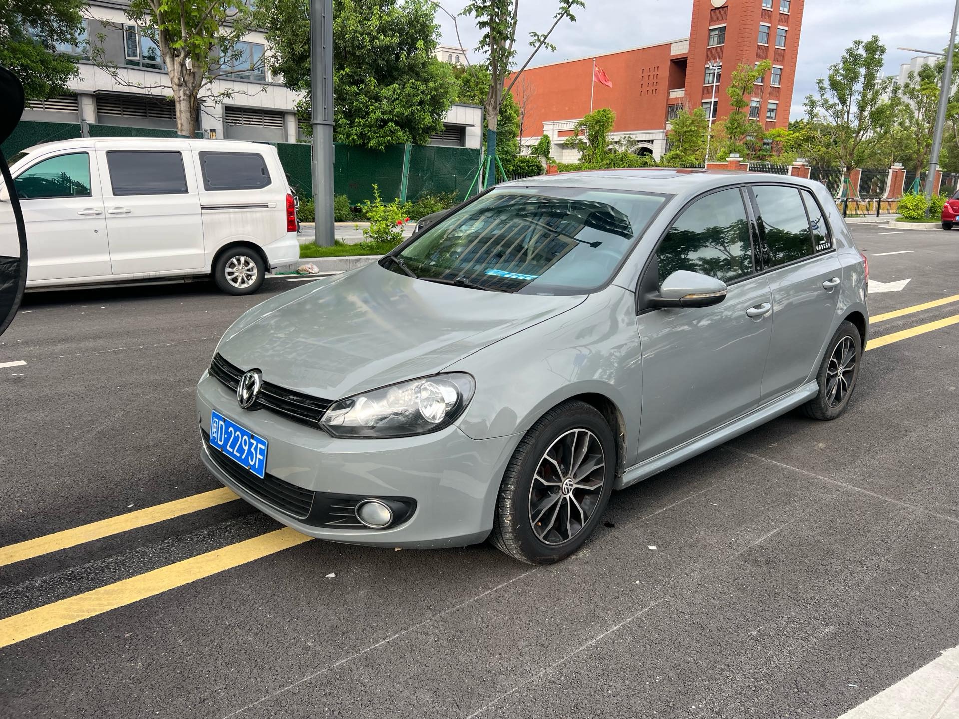 Volkswagen Golf 2011 Volkswagen Golf 2011 car image