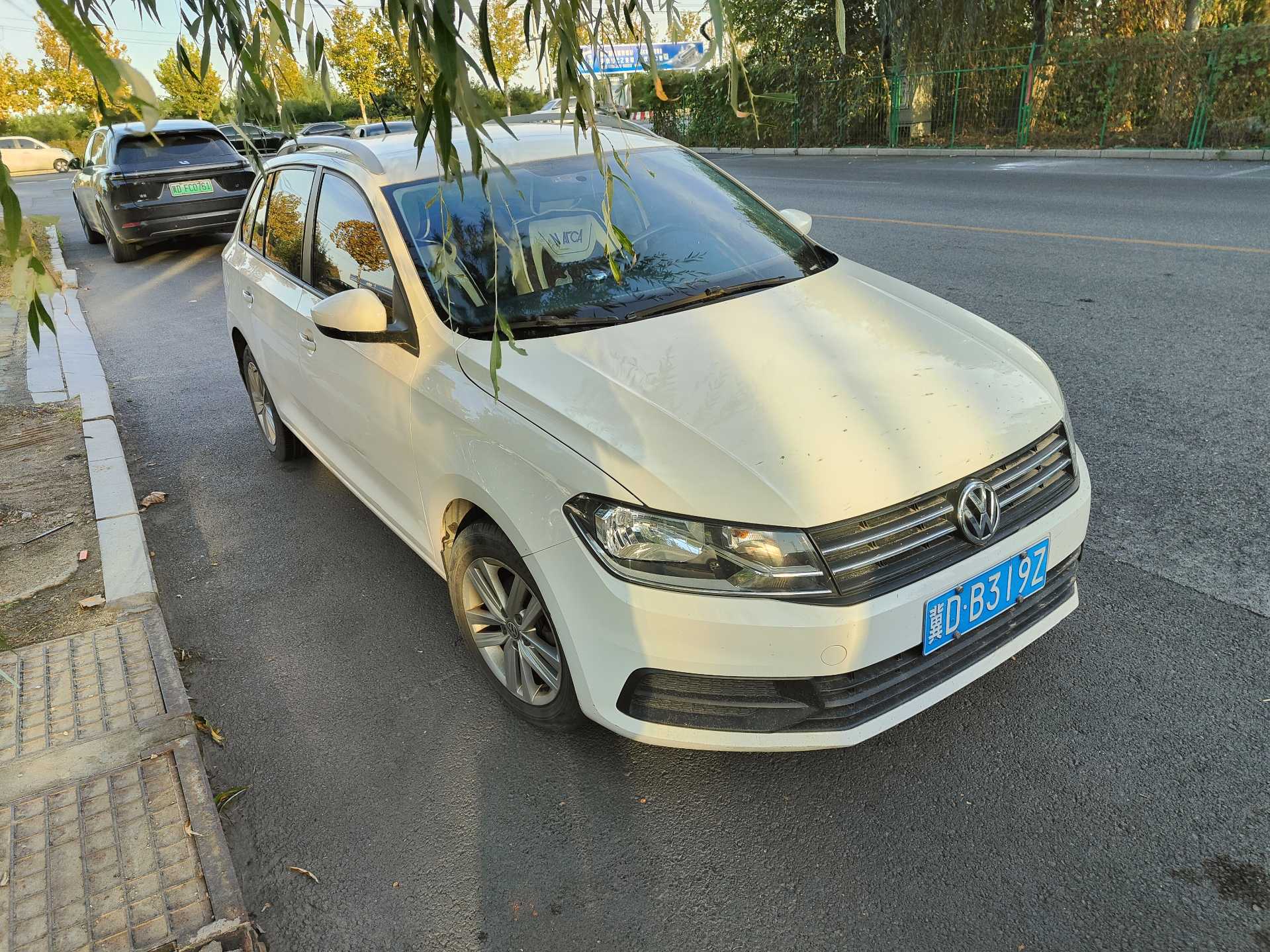 Volkswagen Santana 2017 car image #2