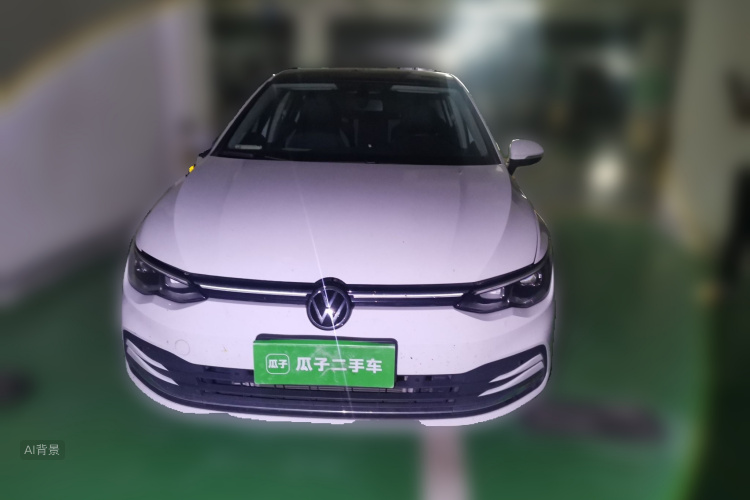 Volkswagen Golf 2023 car image #3
