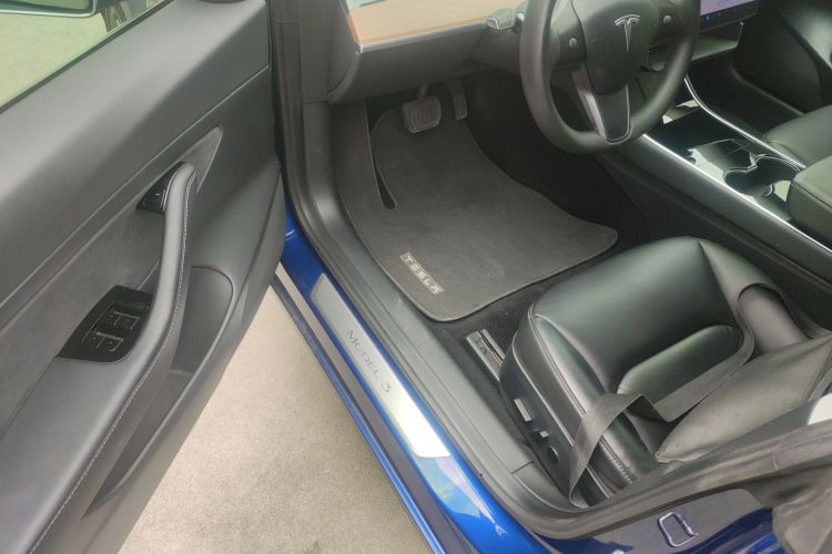 Tesla Model 3 2020 immagine di auto #12