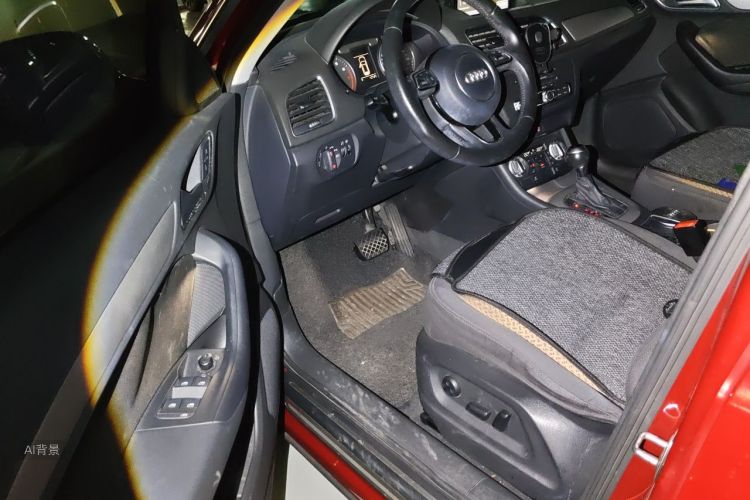 Audi Q3 2015 car image #18