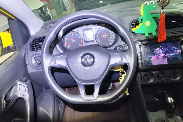 Volkswagen Polo 2016 #11 Volkswagen Polo 2016 car image #11