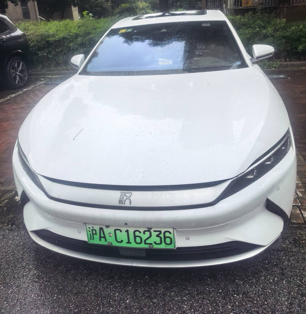 BYD Han 2023 car image #2