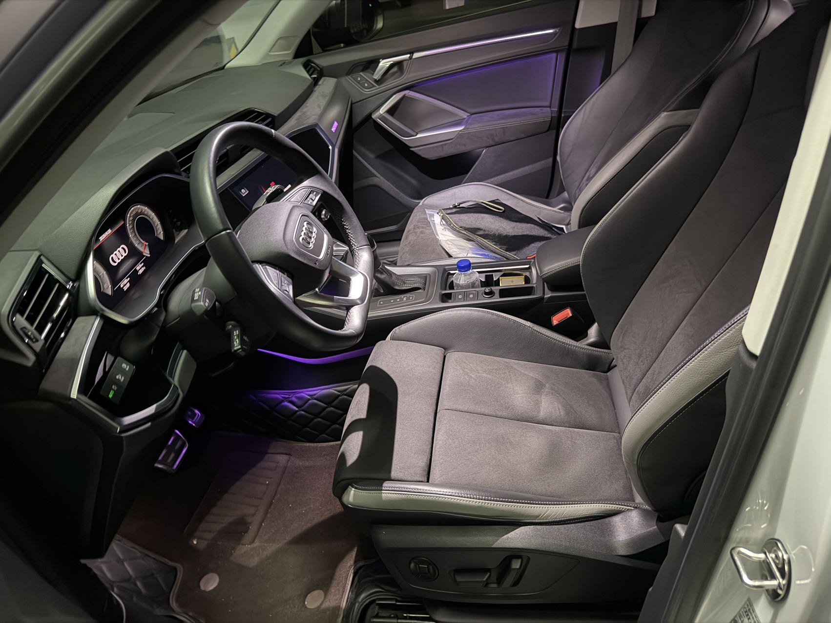 Audi Q3 2022 car image #3