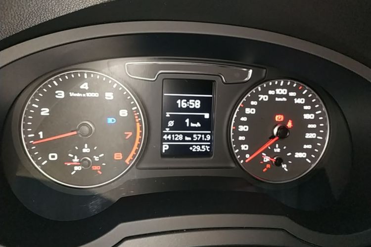 Audi Q3 2019 #12 Audi Q3 2019 car image #12