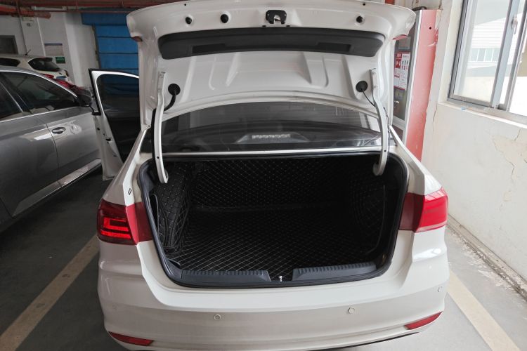 Volkswagen Santana 2019 car image #21